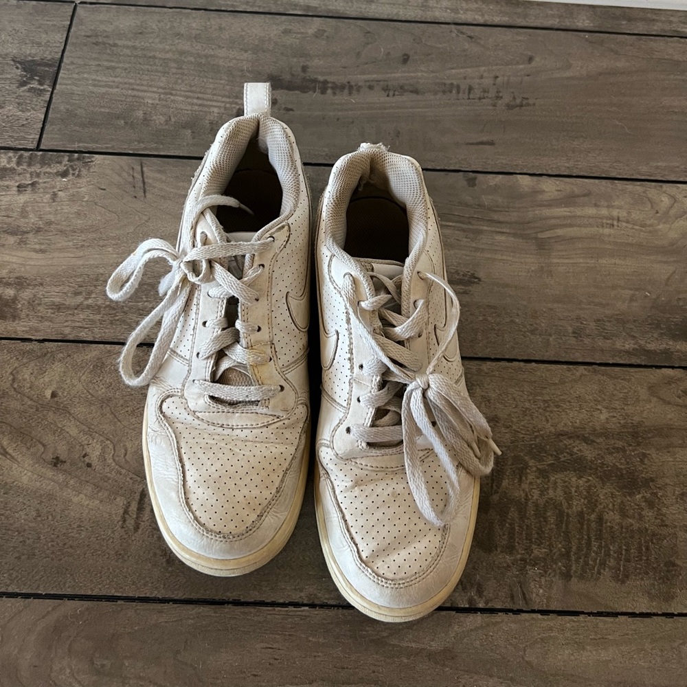 Vintage nike shoes